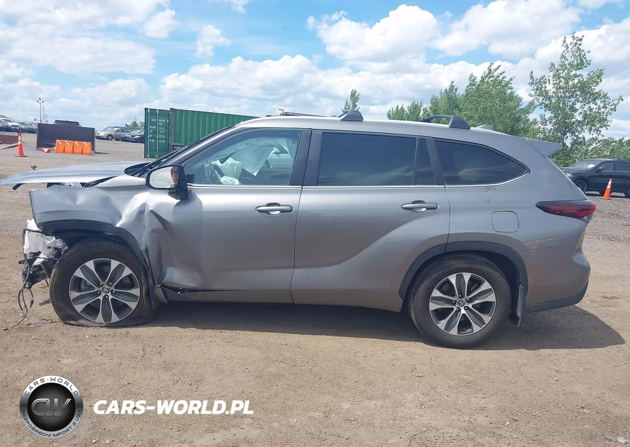2026 Toyota Highlander Xle VIN:5TDKDRBH3TS595612 - 13