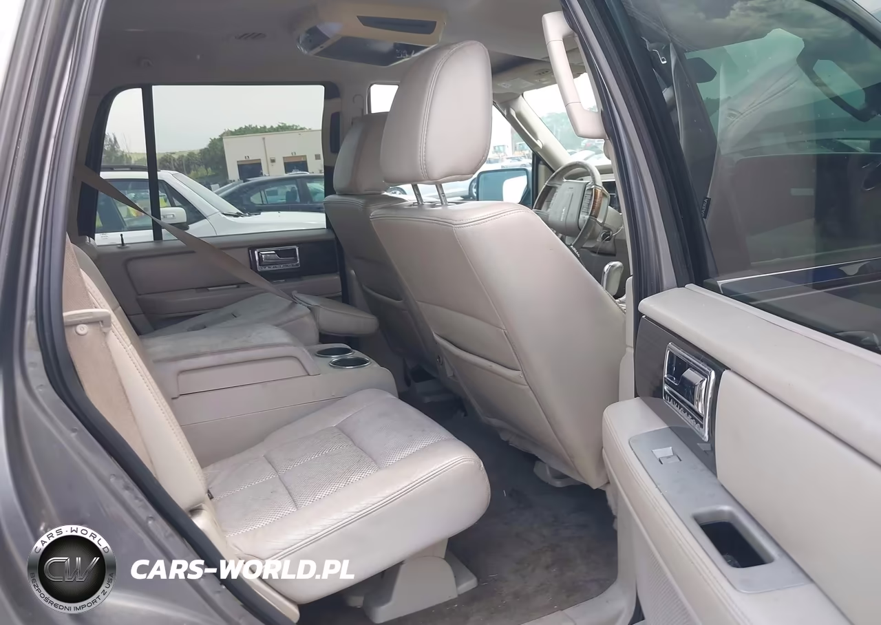 2010 Lincoln Navigator VIN:5LMJJ2J51AEJ07353 - 8