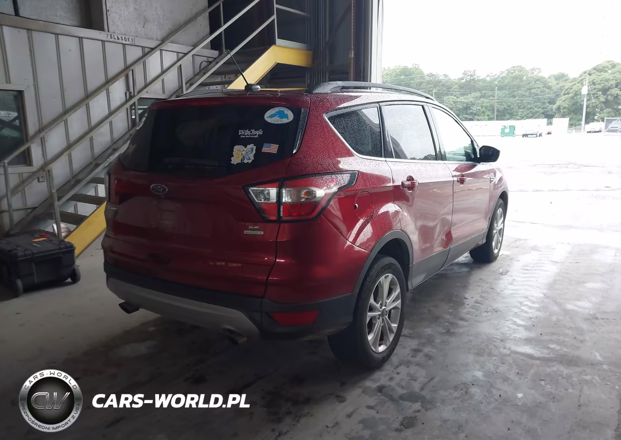2018 Ford Escape Se VIN:1FMCU0GD3JUC16571 - 4