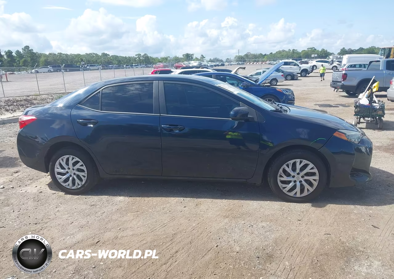 2019 Toyota Corolla Le VIN:5YFBURHE4KP928016 - 13