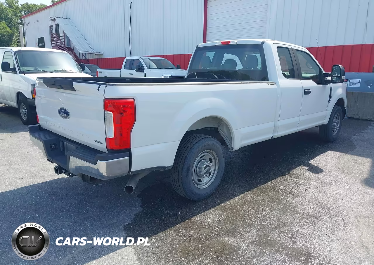 2018 Ford F-250 Lariat-Xl-Xlt VIN:1FT7X2A65JEC22143 - 4