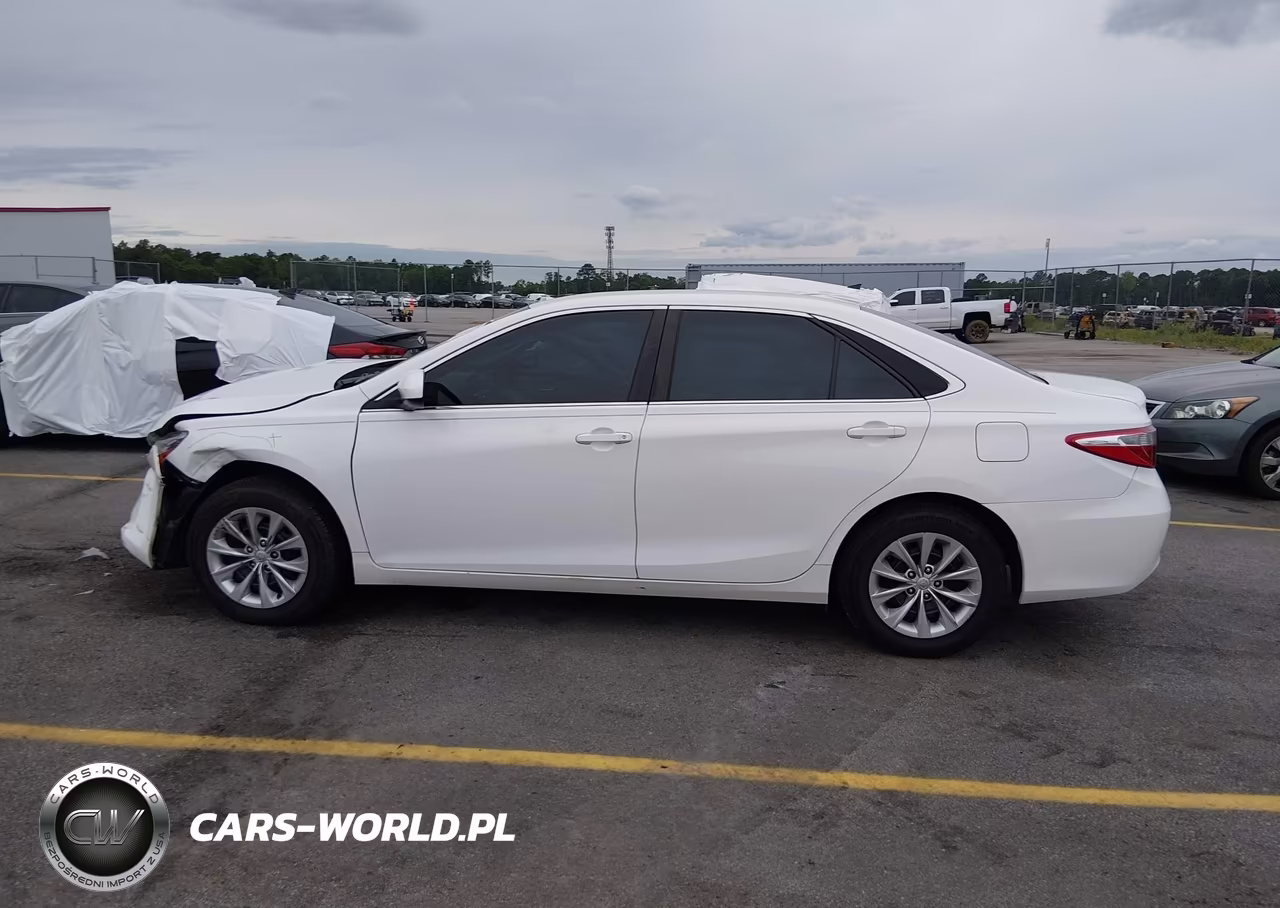 2017 Toyota Camry Le VIN:4T1BF1FKXHU798030 - 15