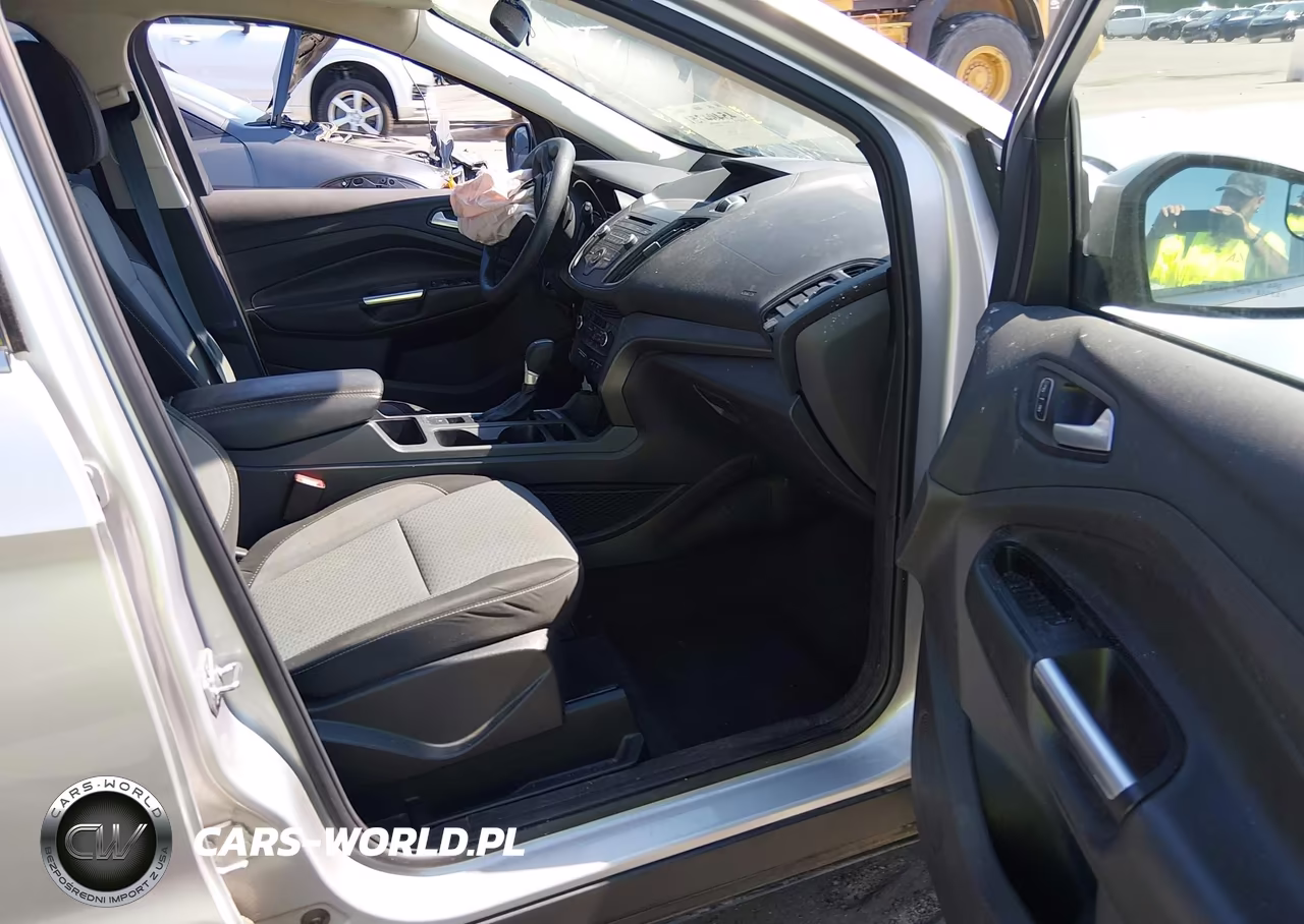 2017 Ford Escape Se VIN:1FMCU0GD6HUB95564 - 5