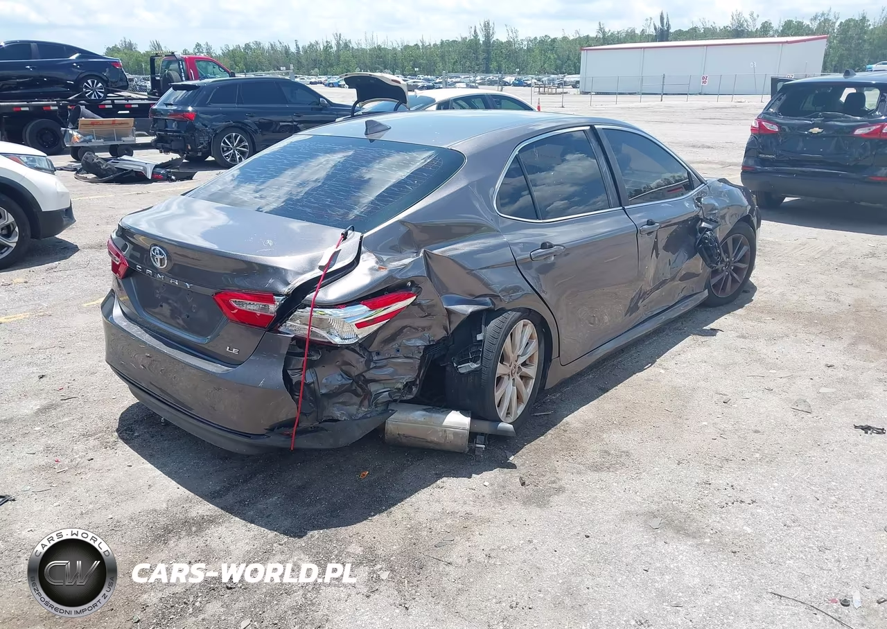 2020 Toyota Camry Le VIN:4T1C11AK3LU384350 - 4