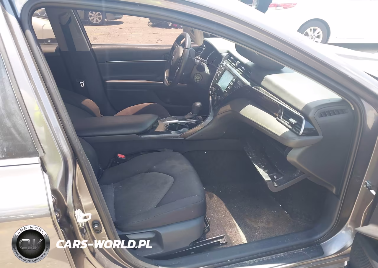 2020 Toyota Camry Le VIN:4T1C11AK3LU384350 - 5
