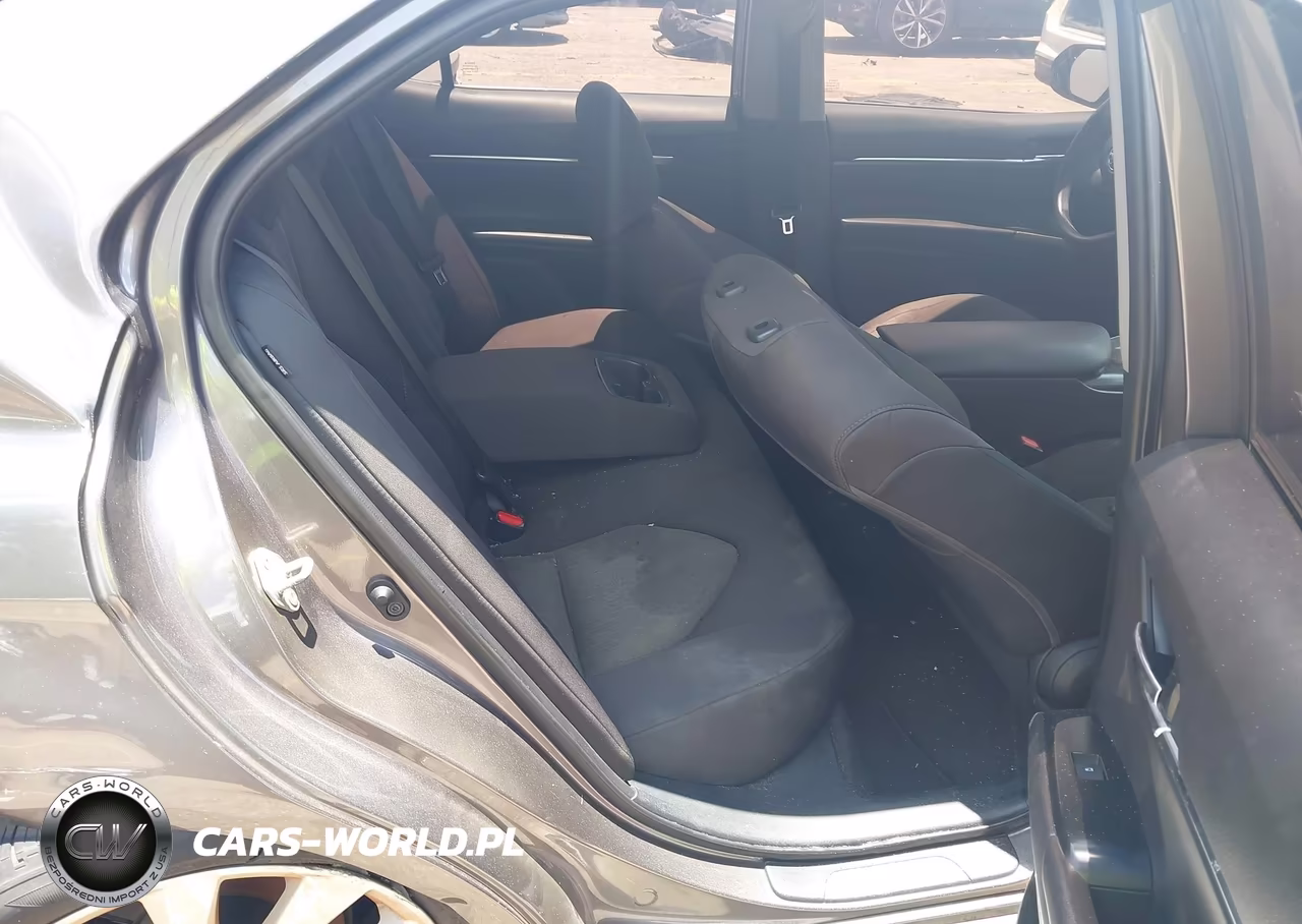 2020 Toyota Camry Le VIN:4T1C11AK3LU384350 - 8