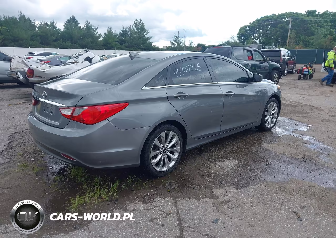 2013 Hyundai Sonata Gls VIN:5NPEB4AC3DH732812 - 4
