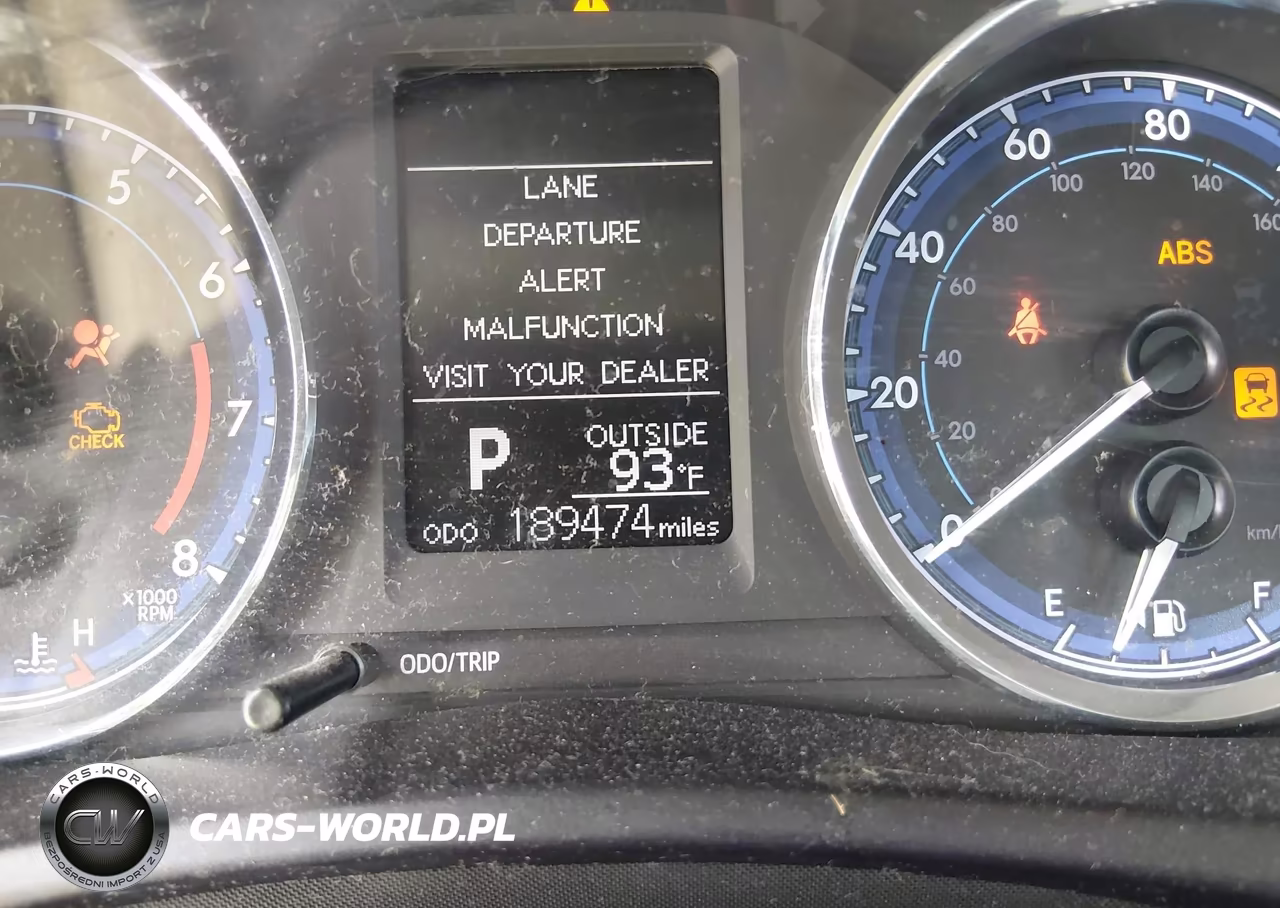 2018 Toyota Corolla Le VIN:5YFBURHE2JP766711 - 7