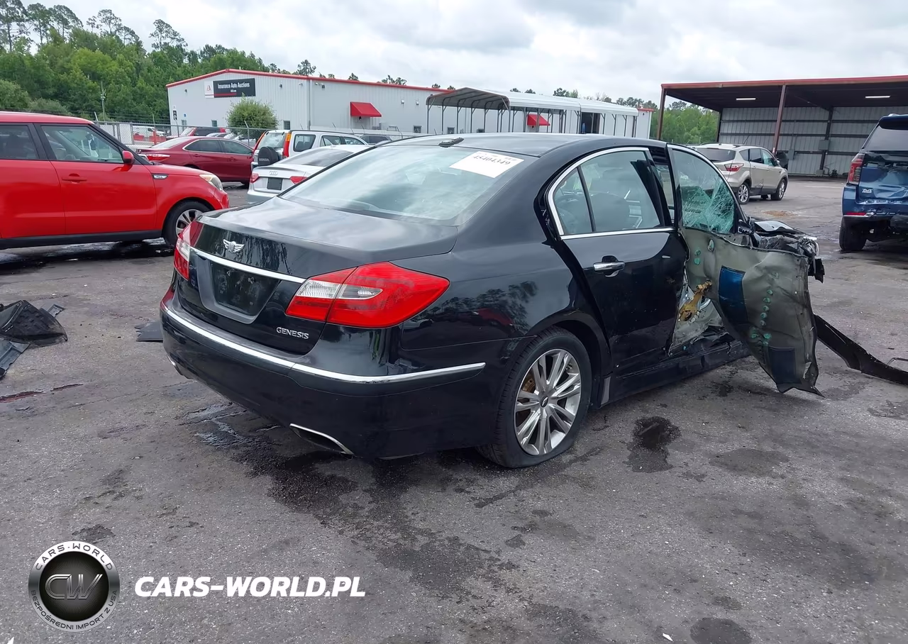 2014 Hyundai Genesis 3.8 VIN:KMHGC4DD4EU265624 - 4