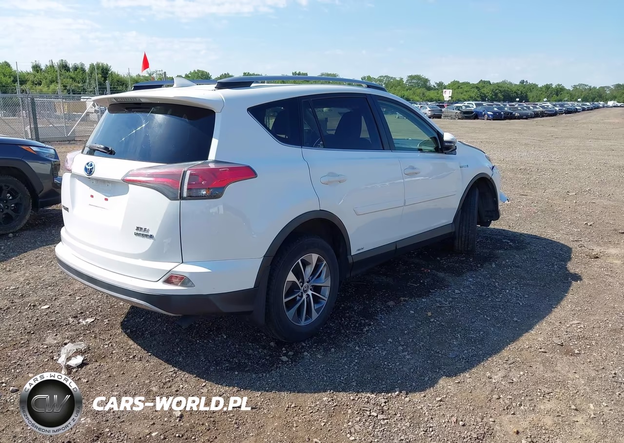2017 Toyota Rav4 Hybrid Xle VIN:JTMRJREV5HD152826 - 4