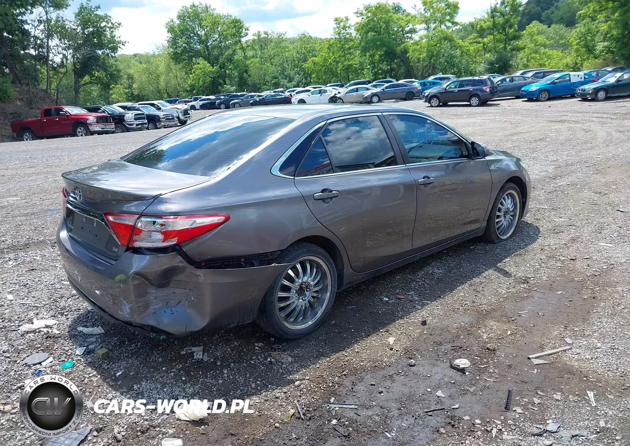 2017 Toyota Camry Se VIN:4T1BF1FKXHU803632 - 4
