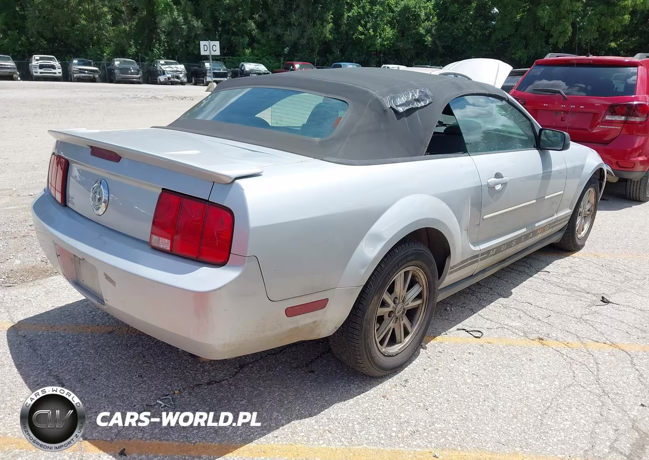 2007 Ford Mustang V6 Deluxe-V6 Premium VIN:1ZVFT84N575206284 - 4