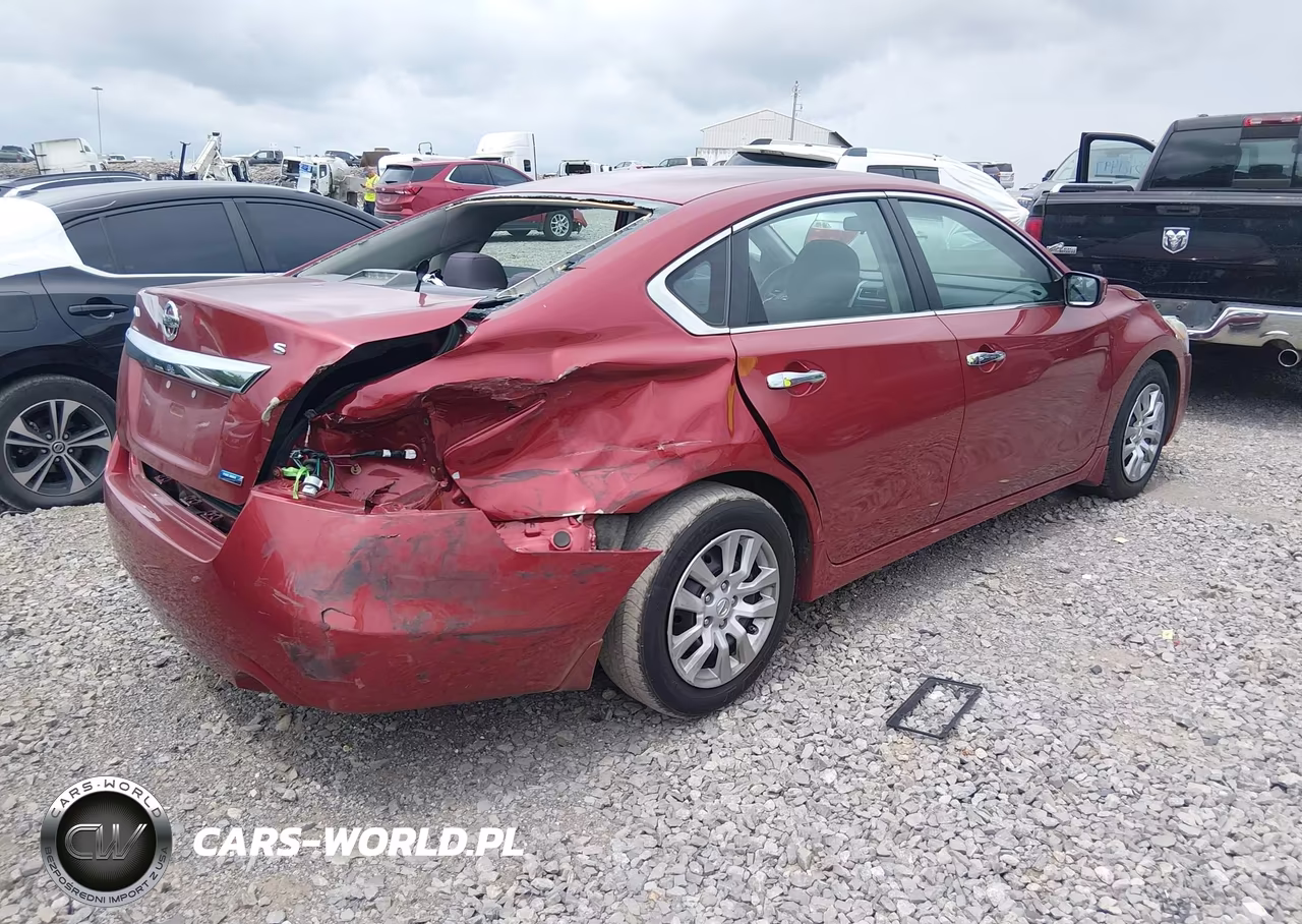 2014 Nissan Altima 2.5 S VIN:1N4AL3AP2EN383898 - 4