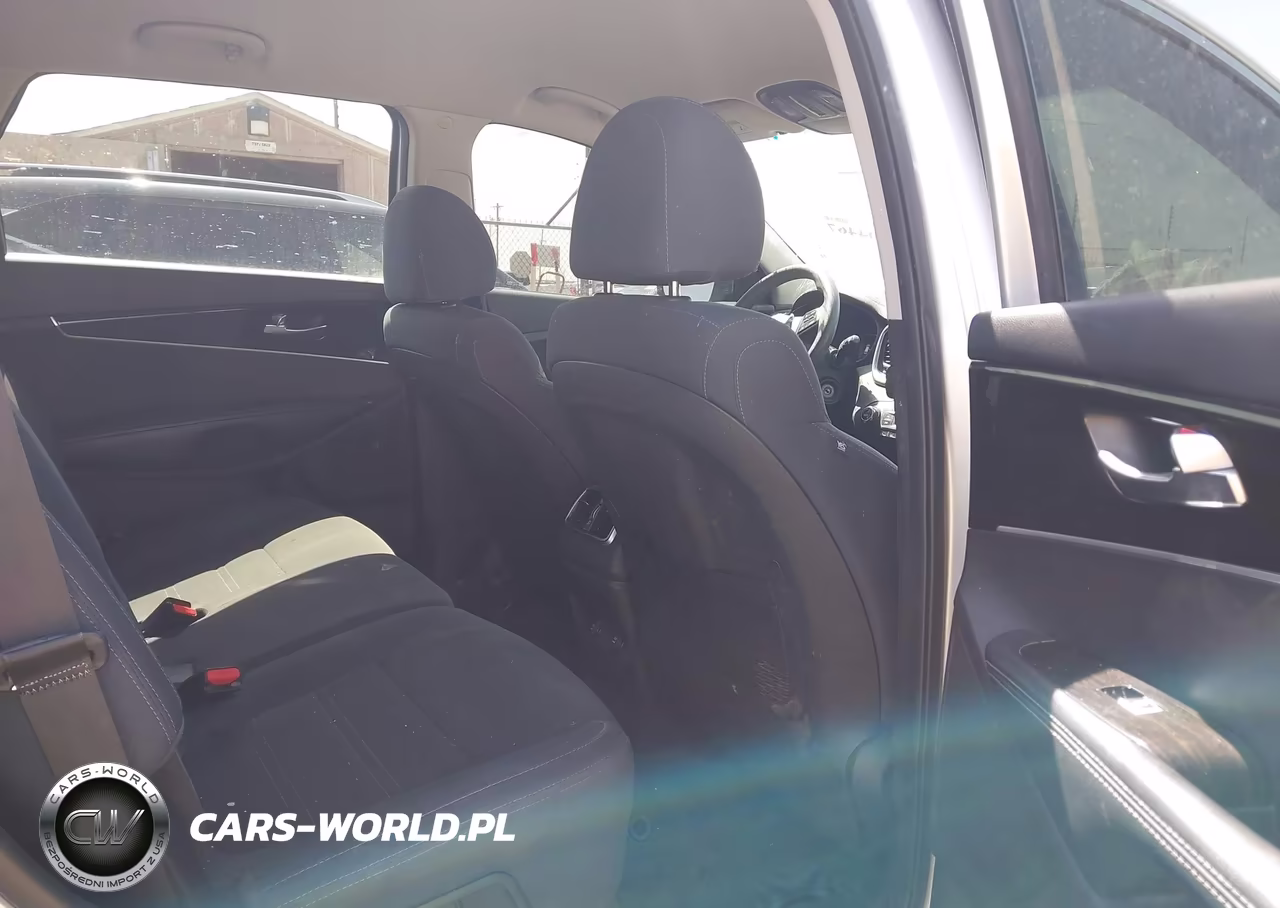 2019 Kia Sorento 3.3L Lx VIN:5XYPGDA54KG481394 - 8
