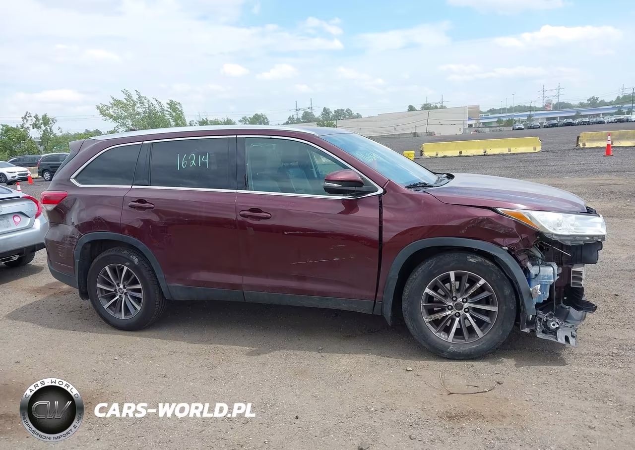 2019 Toyota Highlander Xle VIN:5TDJZRFH7KS710718 - 13