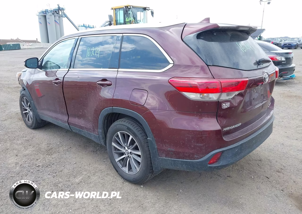 2019 Toyota Highlander Xle VIN:5TDJZRFH7KS710718 - 3