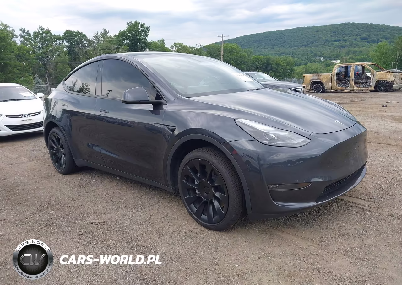 2024 Tesla Model Y Long Range Dual Motor All-Wheel Drive – zdjęcie 1 z 17