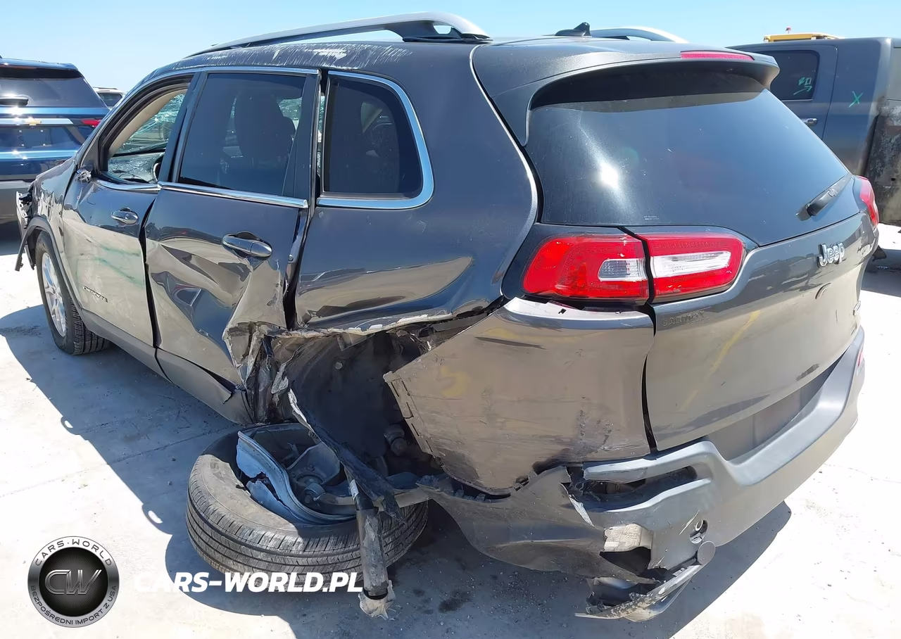 2015 Jeep Cherokee Latitude VIN:1C4PJLCS5FW573038 - 13