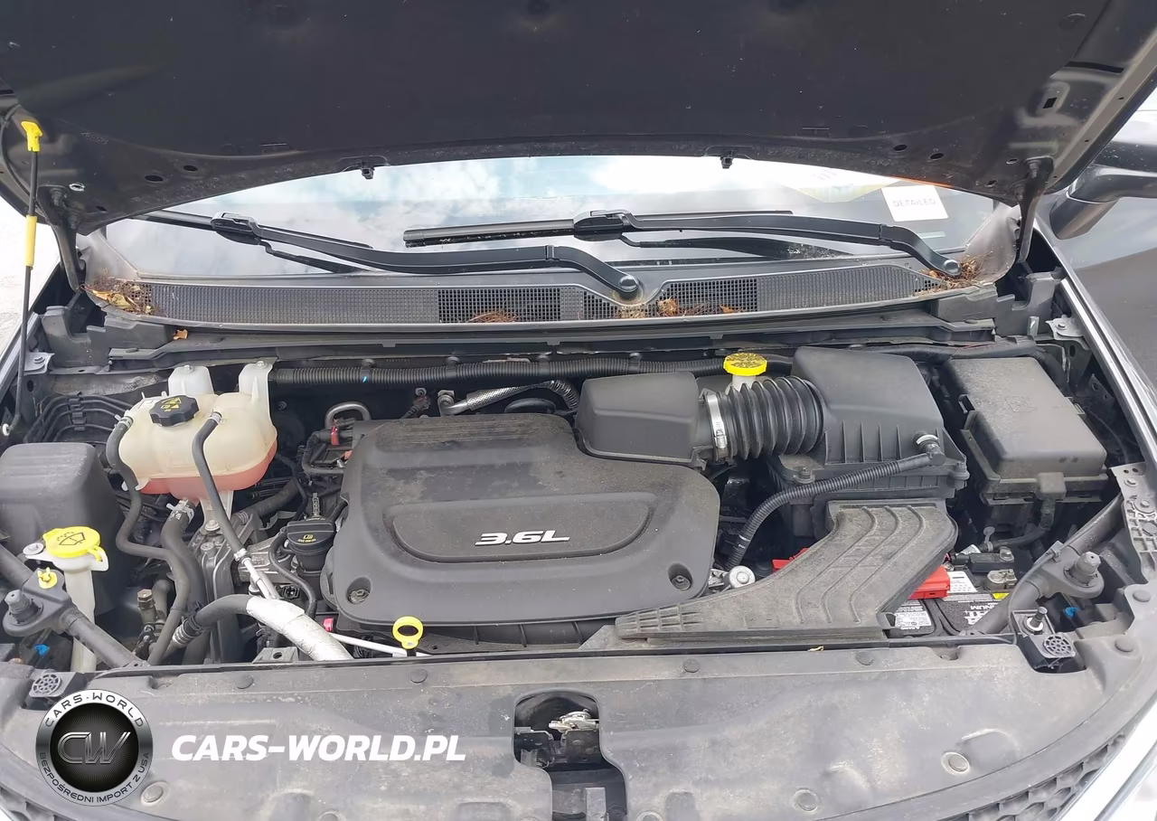 2019 Chrysler Pacifica Touring Plus VIN:2C4RC1FG3KR505709 - 10