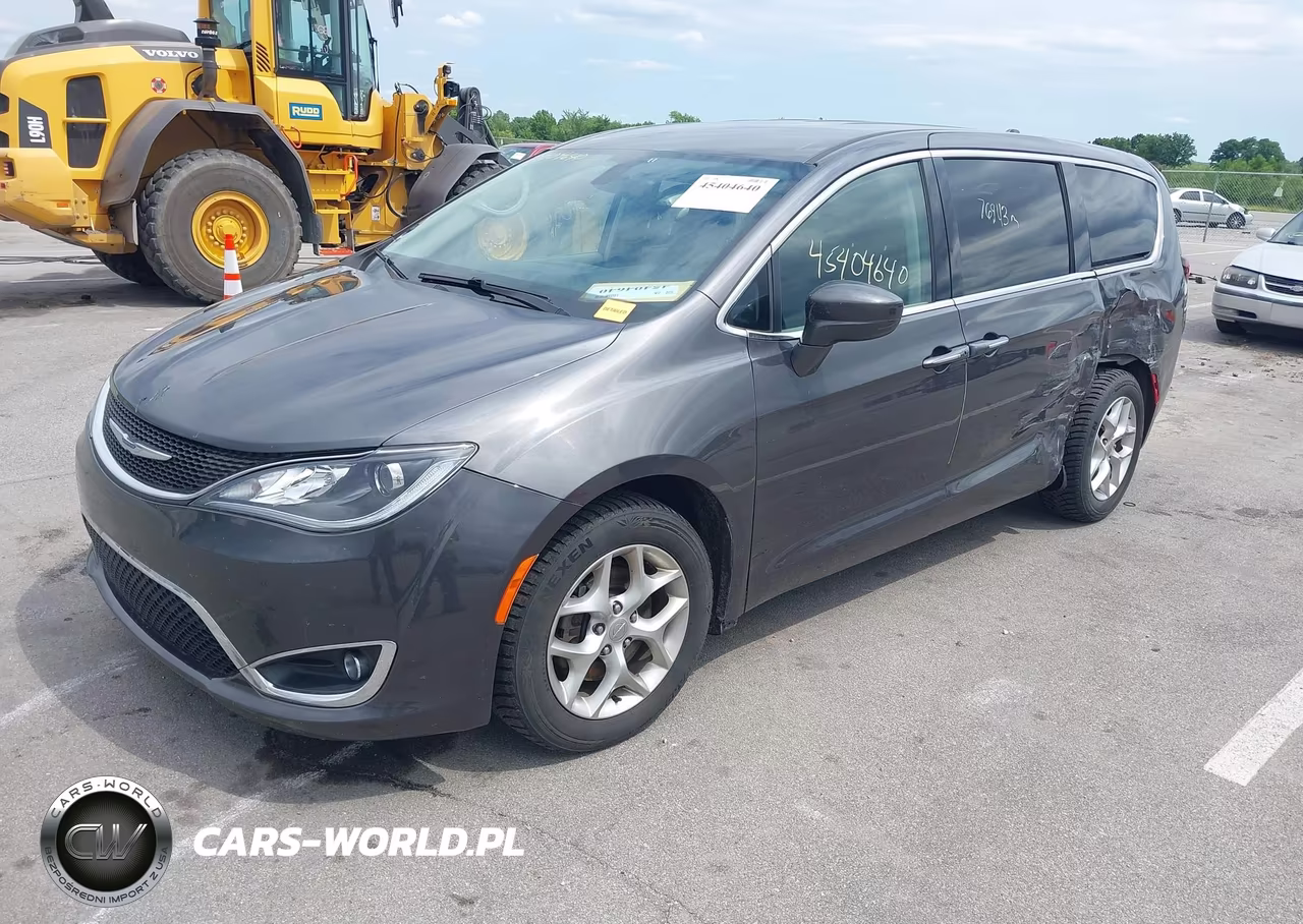 2019 Chrysler Pacifica Touring Plus VIN:2C4RC1FG3KR505709 - 2