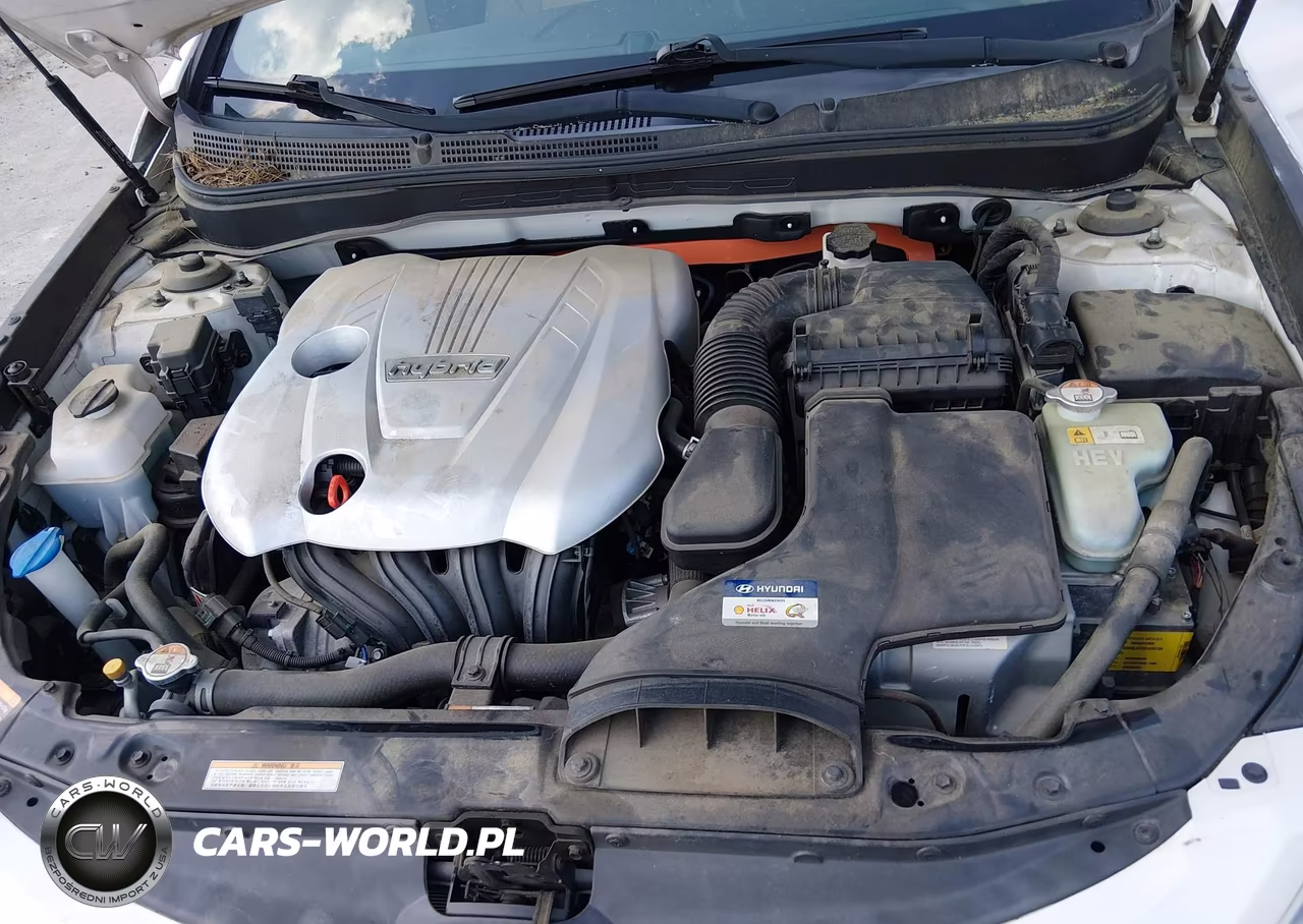 2015 Hyundai Sonata Hybrid VIN:KMHEC4A41FA134343 - 10
