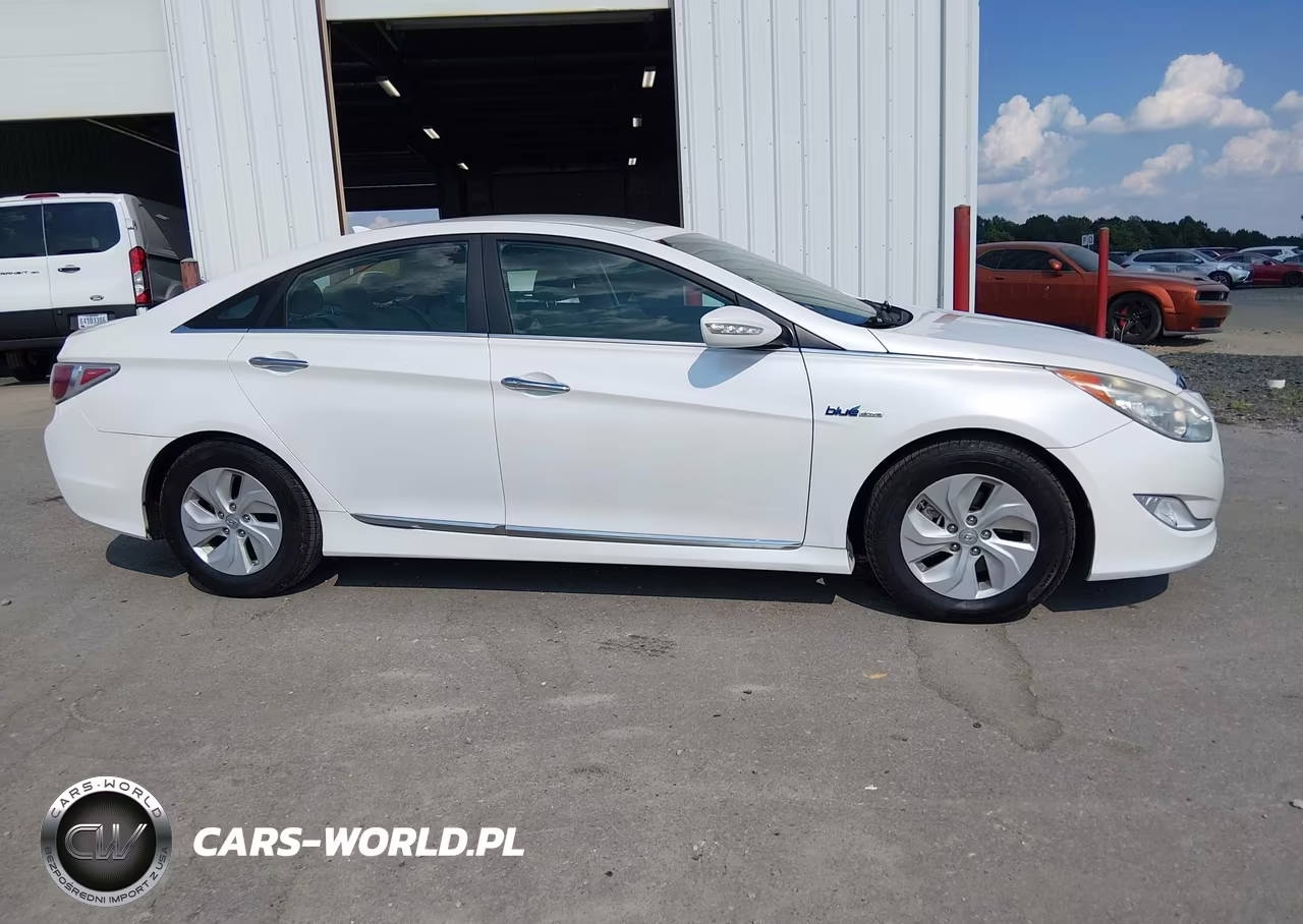 2015 Hyundai Sonata Hybrid VIN:KMHEC4A41FA134343 - 13