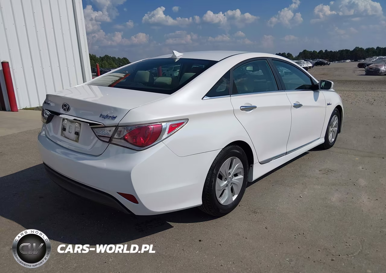 2015 Hyundai Sonata Hybrid VIN:KMHEC4A41FA134343 - 4