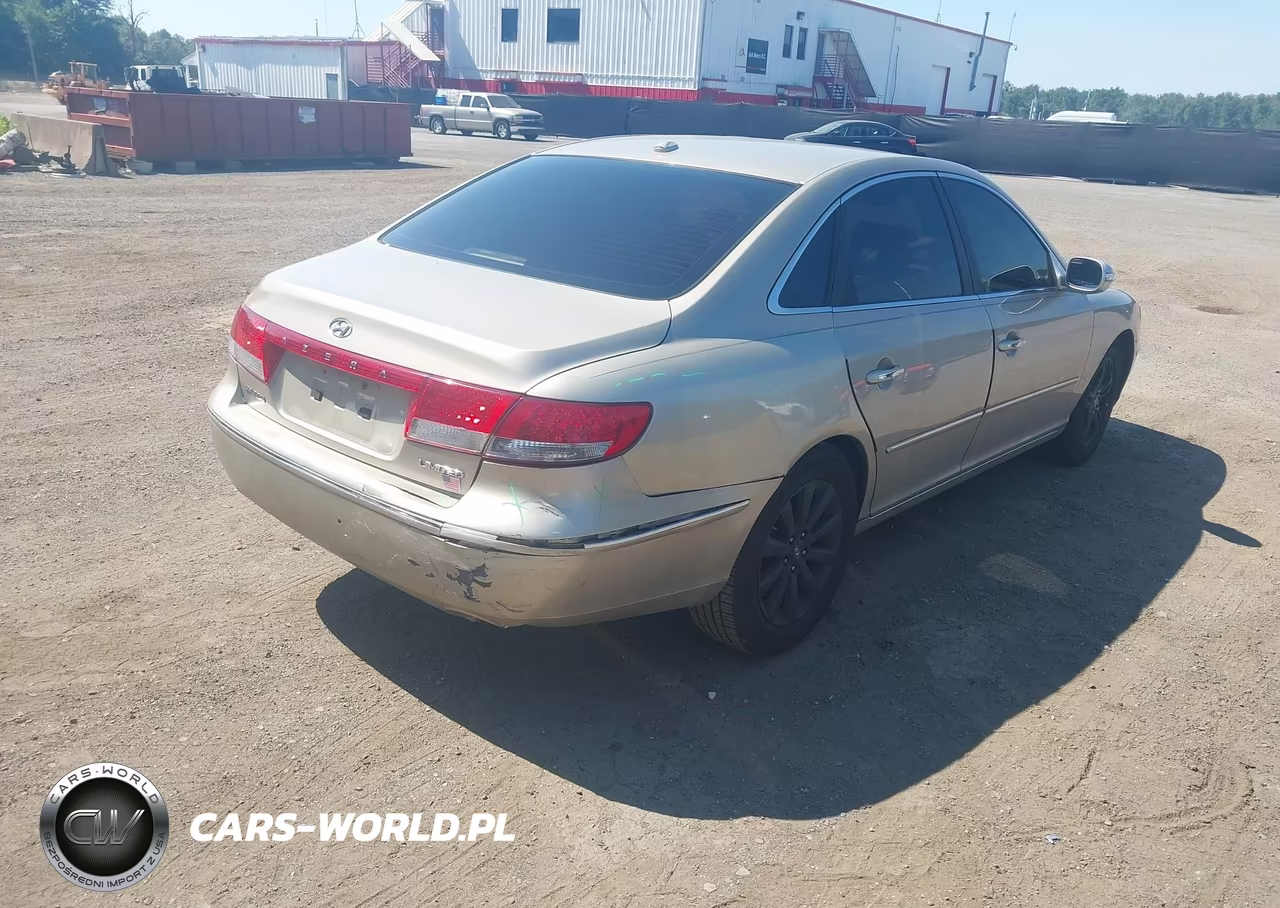 2009 Hyundai Azera Limited VIN:KMHFC46F79A381370 - 4