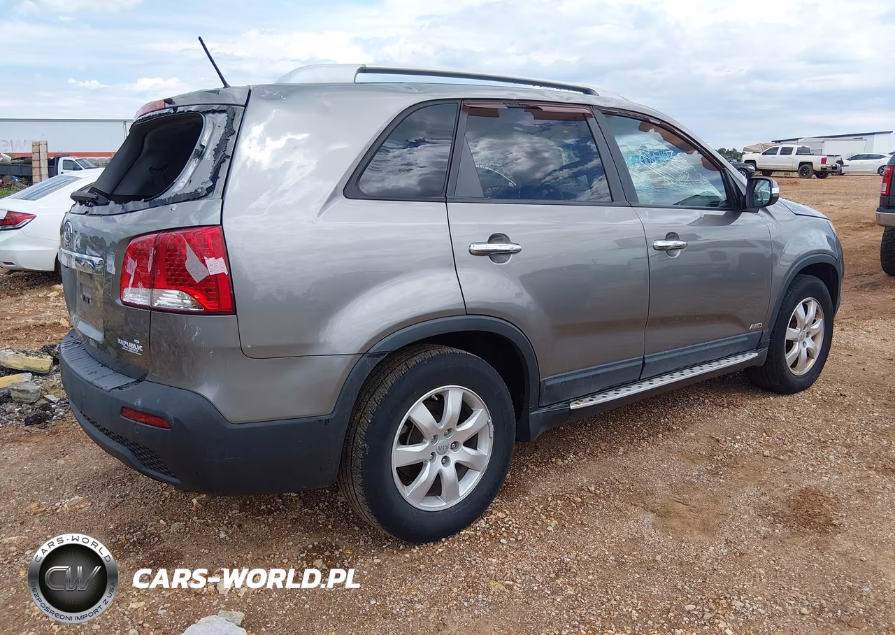 2012 Kia Sorento Lx VIN:5XYKTDA65CG299090 - 4
