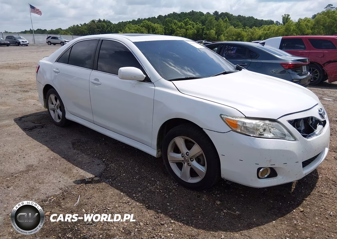 2010 Toyota Camry Se – zdjęcie 1 z 13