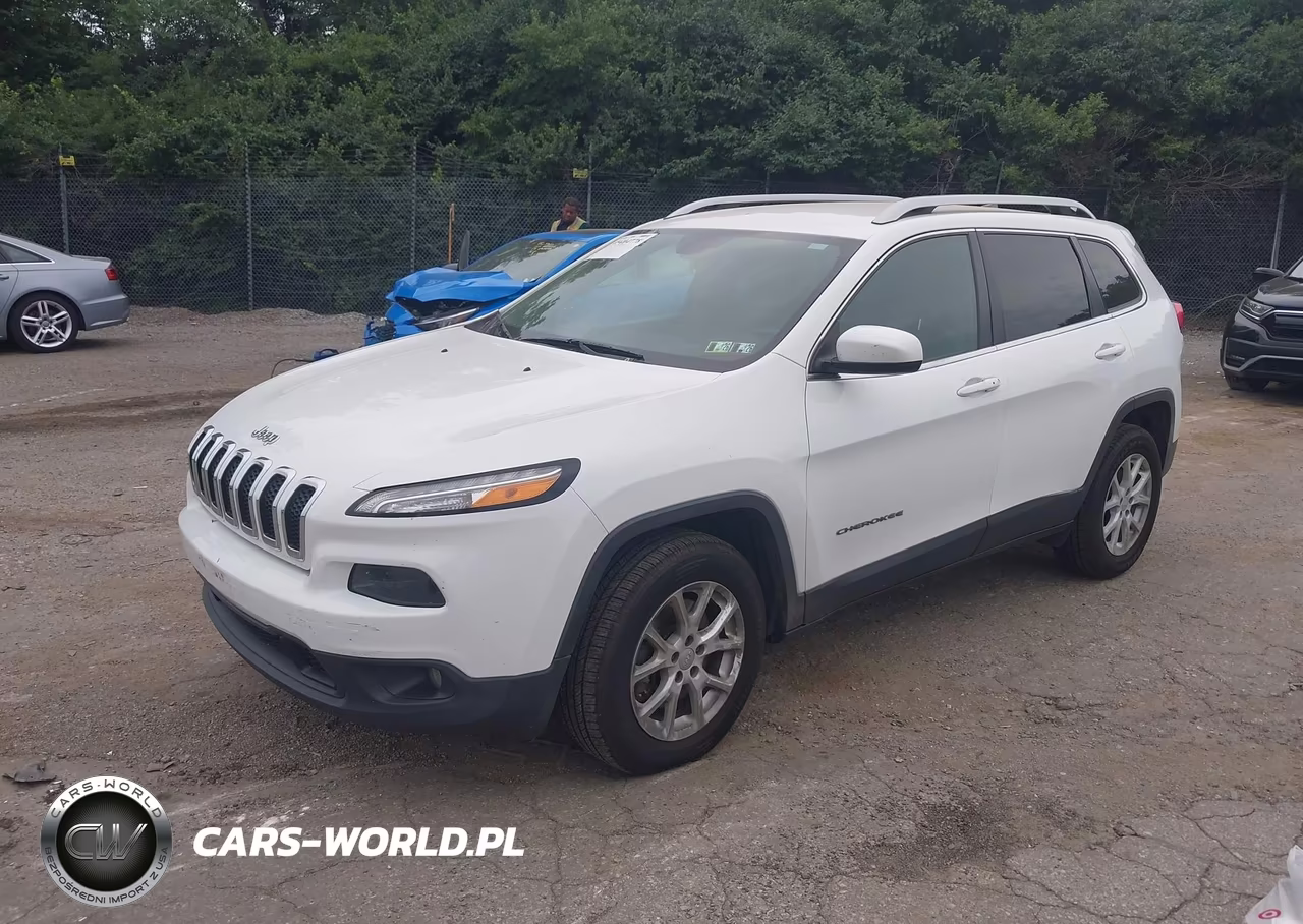 2018 Jeep Cherokee Latitude Plus 4X4 VIN:1C4PJMLB2JD505466 - 2