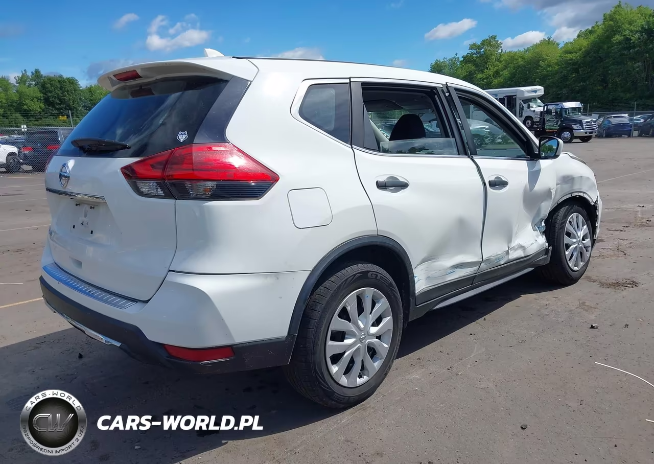 2017 Nissan Rogue S VIN:JN8AT2MTXHW141232 - 4