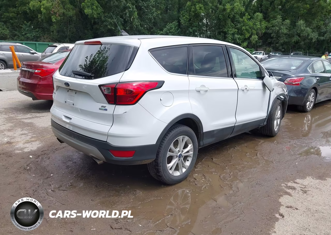 2019 Ford Escape Se VIN:1FMCU9GD4KUB81383 - 4
