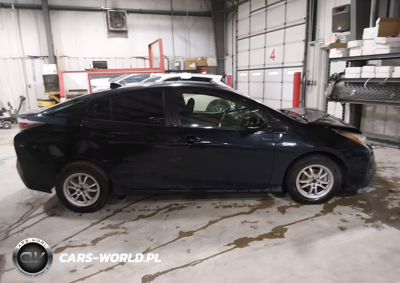 2018 Toyota Prius VIN:JTDKARFU9J3545487 - 14