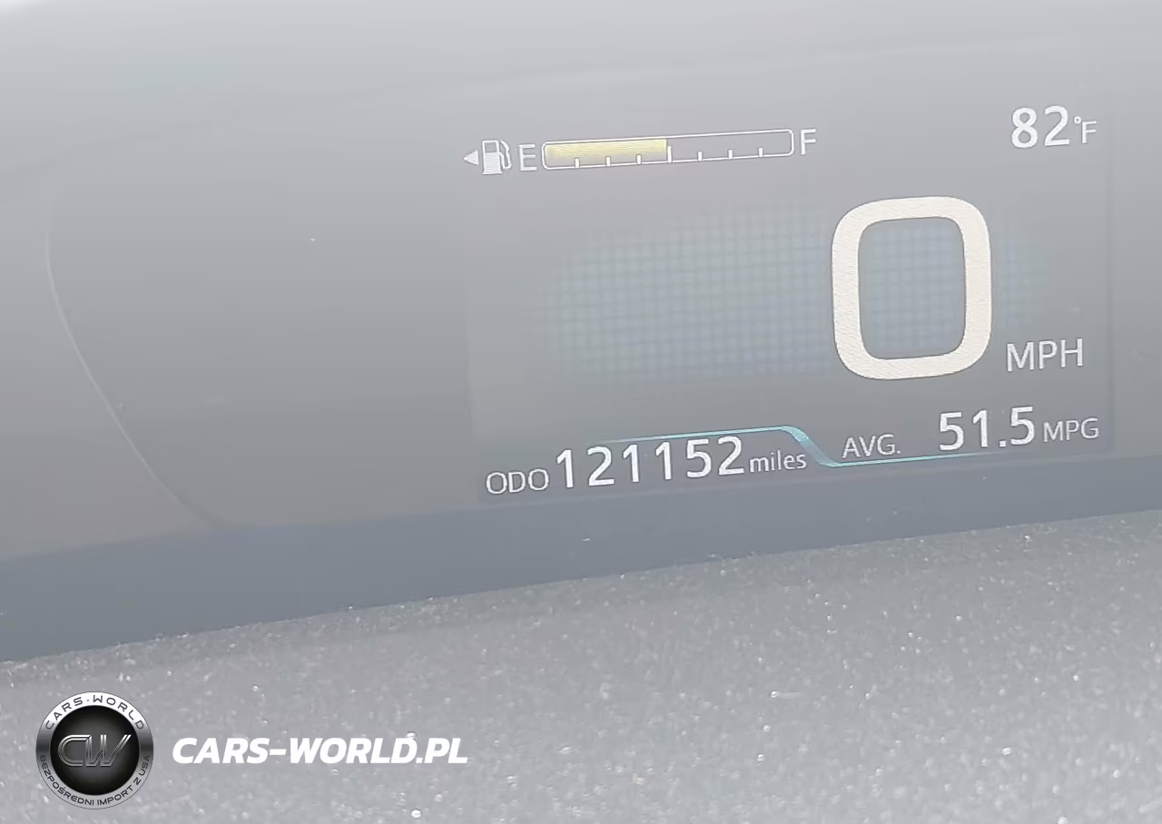 2018 Toyota Prius VIN:JTDKARFU9J3545487 - 16