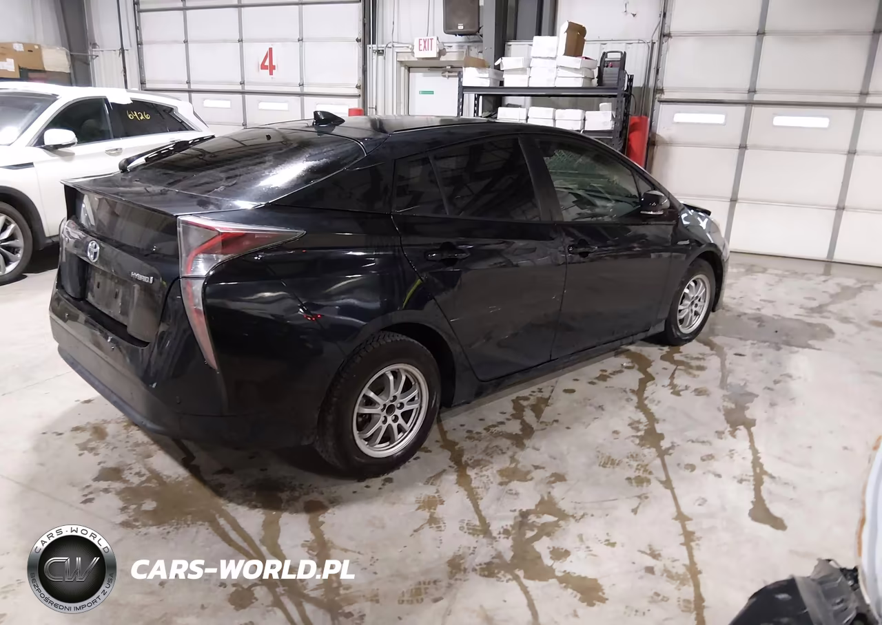 2018 Toyota Prius VIN:JTDKARFU9J3545487 - 4