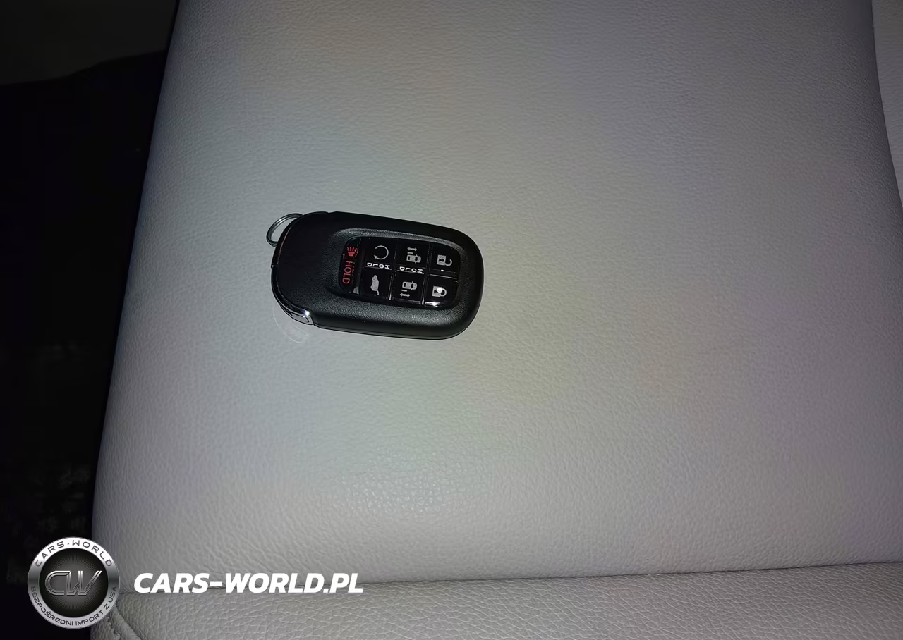 2026 Honda Odyssey Touring VIN:5FNRL6H86TB052038 - 11