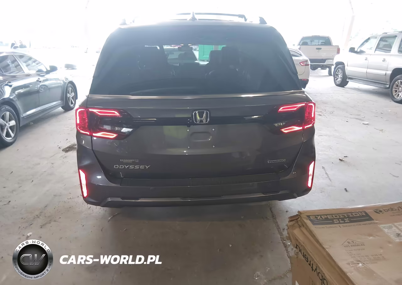 2026 Honda Odyssey Touring VIN:5FNRL6H86TB052038 - 16