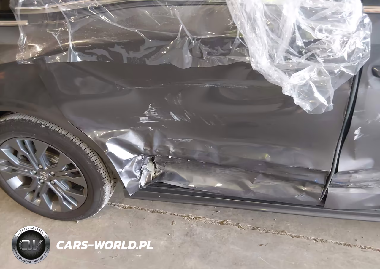 2026 Honda Odyssey Touring VIN:5FNRL6H86TB052038 - 17