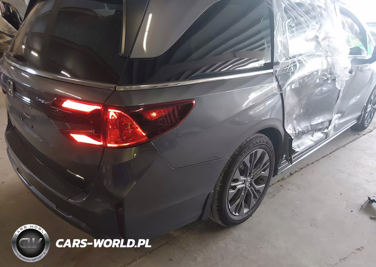 2026 Honda Odyssey Touring VIN:5FNRL6H86TB052038 - 4