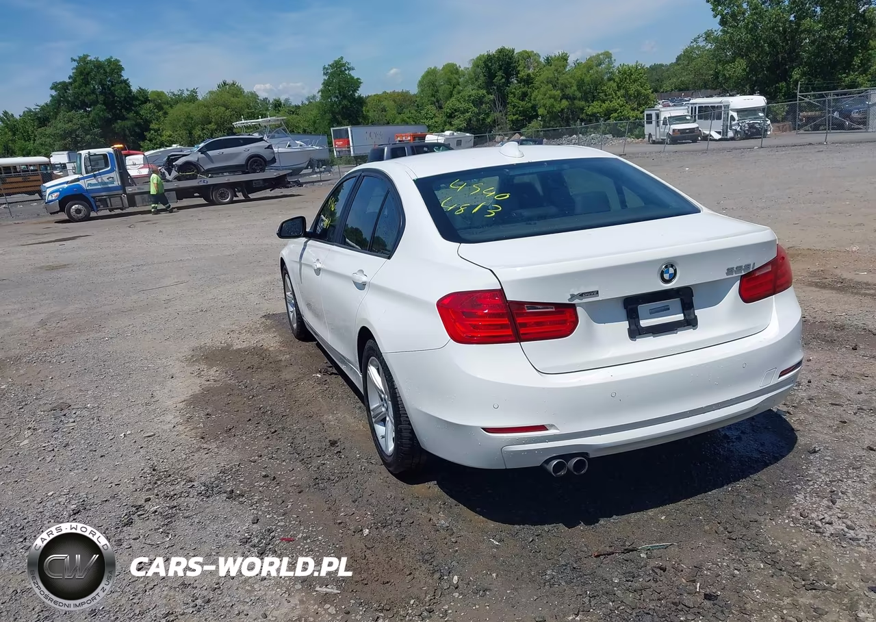 2015 BMW 328I xDrive VIN:WBA3B3G54FNT17301 - 3