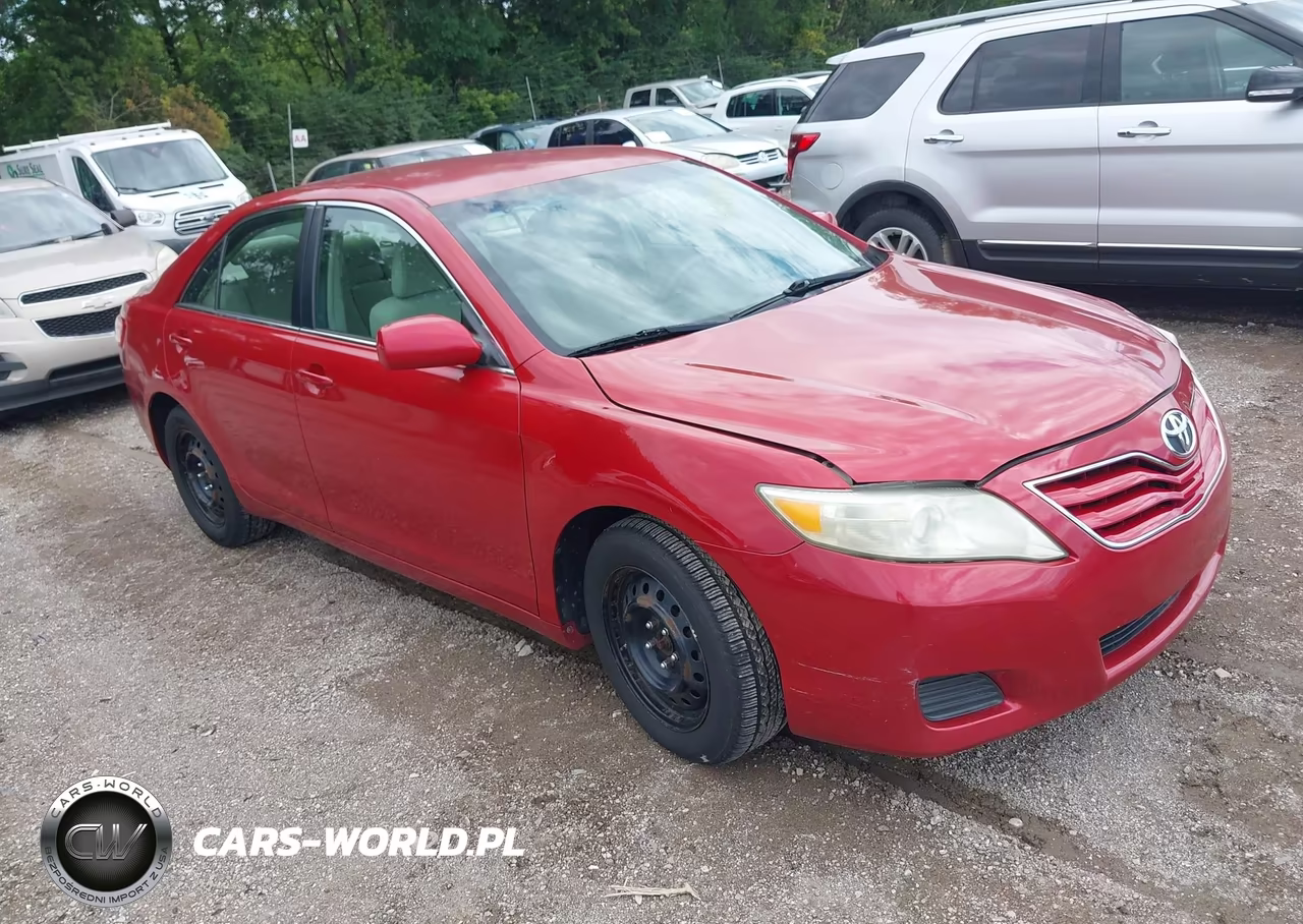 2010 Toyota Camry Le – zdjęcie 1 z 11