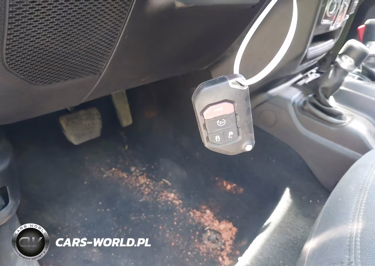 2021 Jeep Wrangler Unlimited Sahara VIN:1C4HJXENXMW573603 - 11