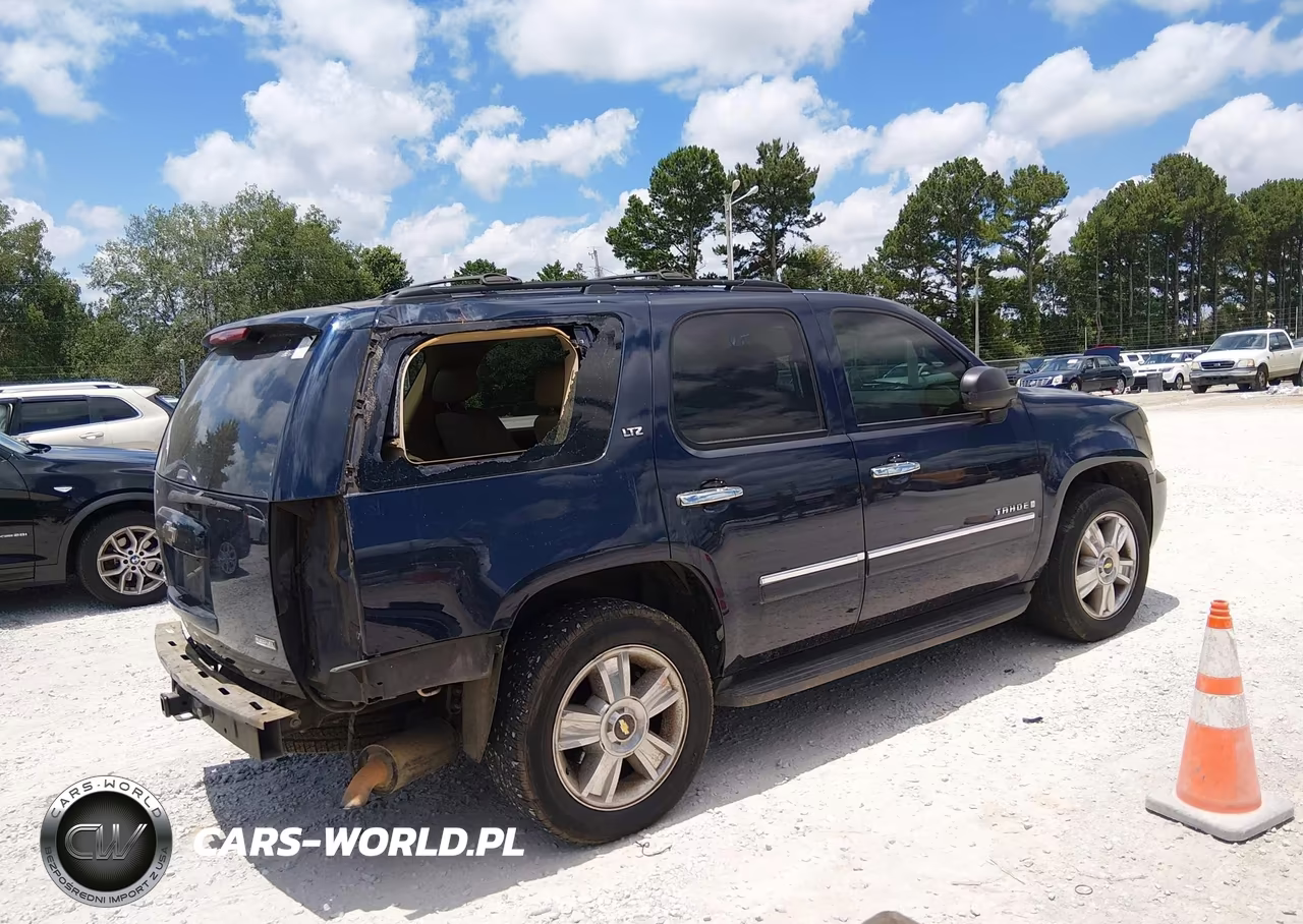 2009 Chevrolet Tahoe Ltz VIN:1GNFC33049R288412 - 4