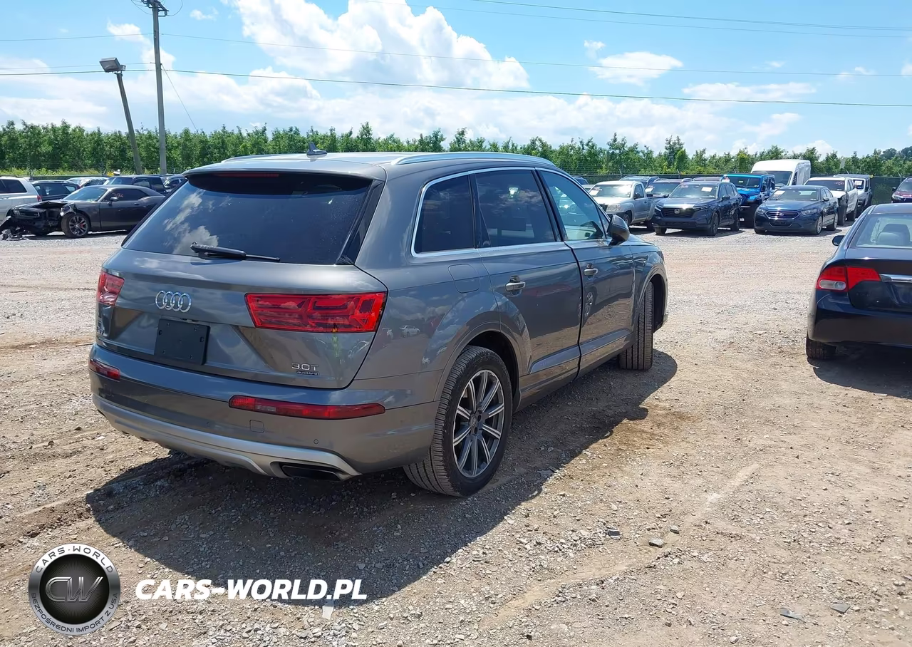 2017 Audi Q7 3.0T Premium VIN:WA1LAAF76HD029795 - 4