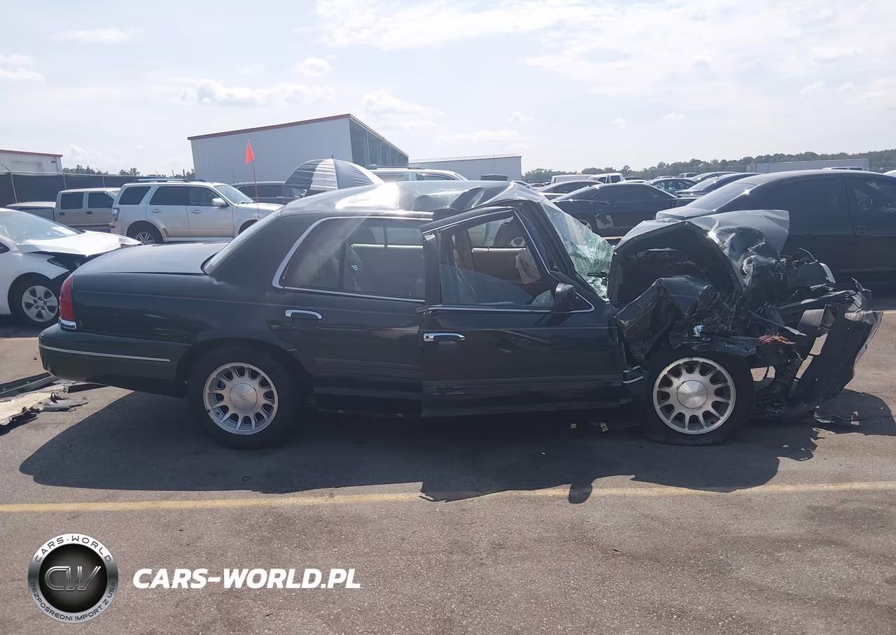 1999 Ford Crown Victoria Lx VIN:2FAFP74W4XX136386 - 13