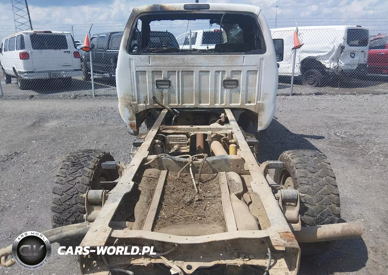 2016 Ford F-350 Chassis Xl-Xlt VIN:1FDRF3F62GED11683 - 8