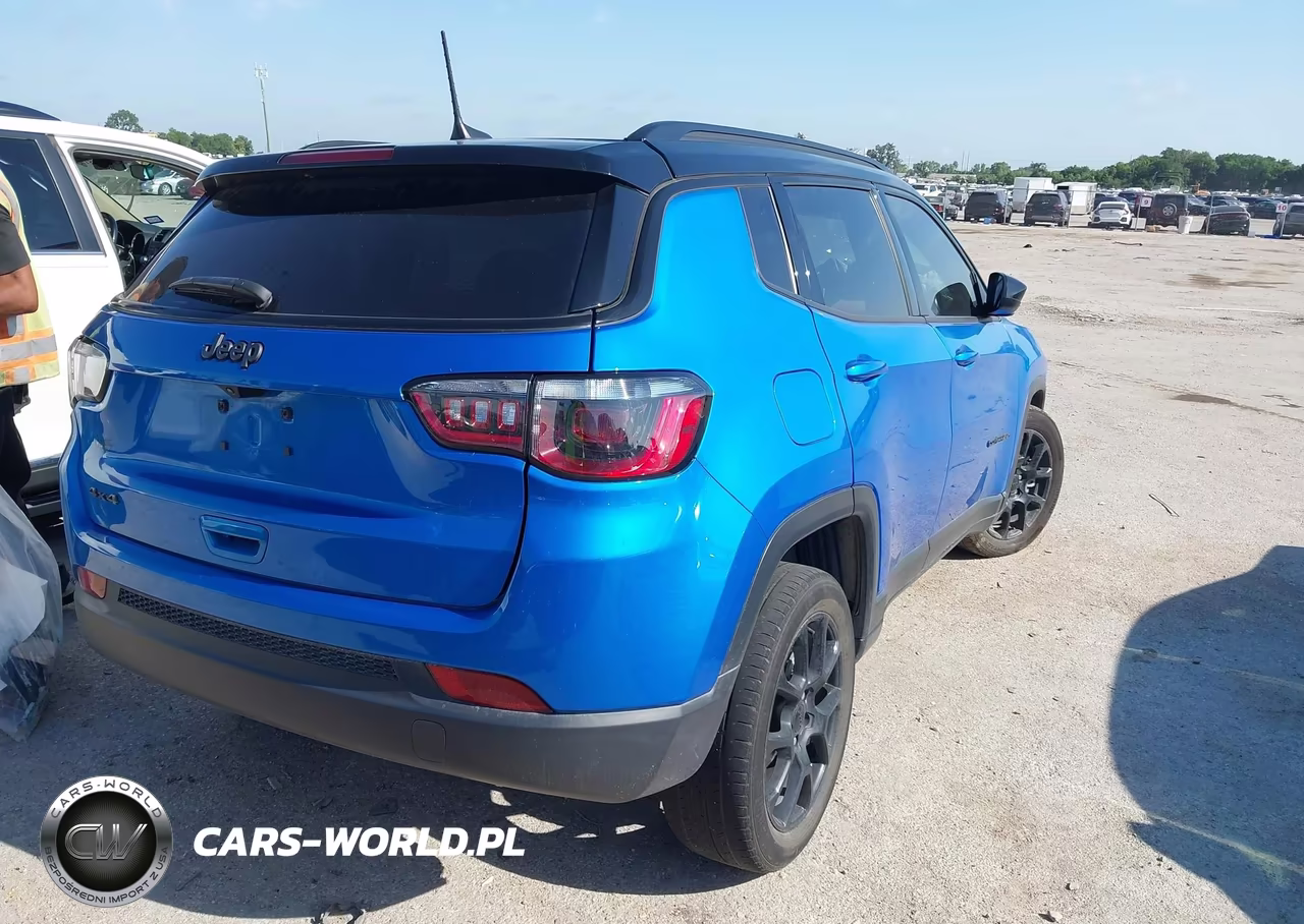 2024 Jeep Compass Latitude 4X4 VIN:3C4NJDBN3RT169920 - 4