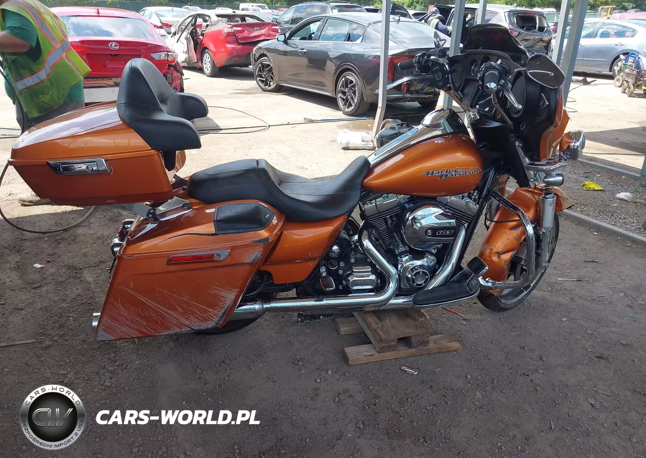 2016 Harley-Davidson Flhx Street Glide VIN:1HD1KBM12GB663399 - 11