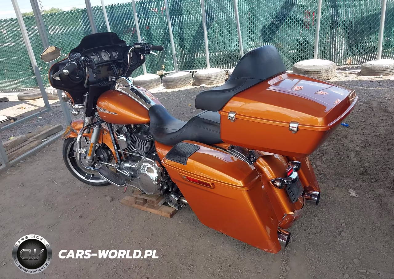 2016 Harley-Davidson Flhx Street Glide VIN:1HD1KBM12GB663399 - 3